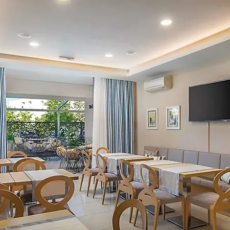 Flora Hotel 4*
