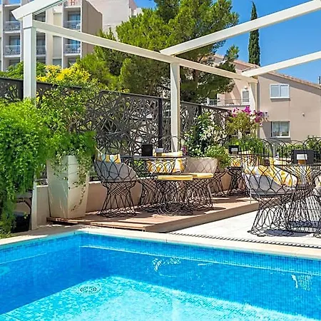 Hotel Flora