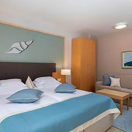 Hotel Flora 4*