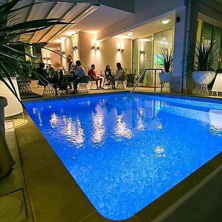 Hotel Flora
