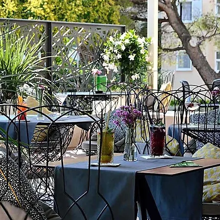 Hotel Flora 4*